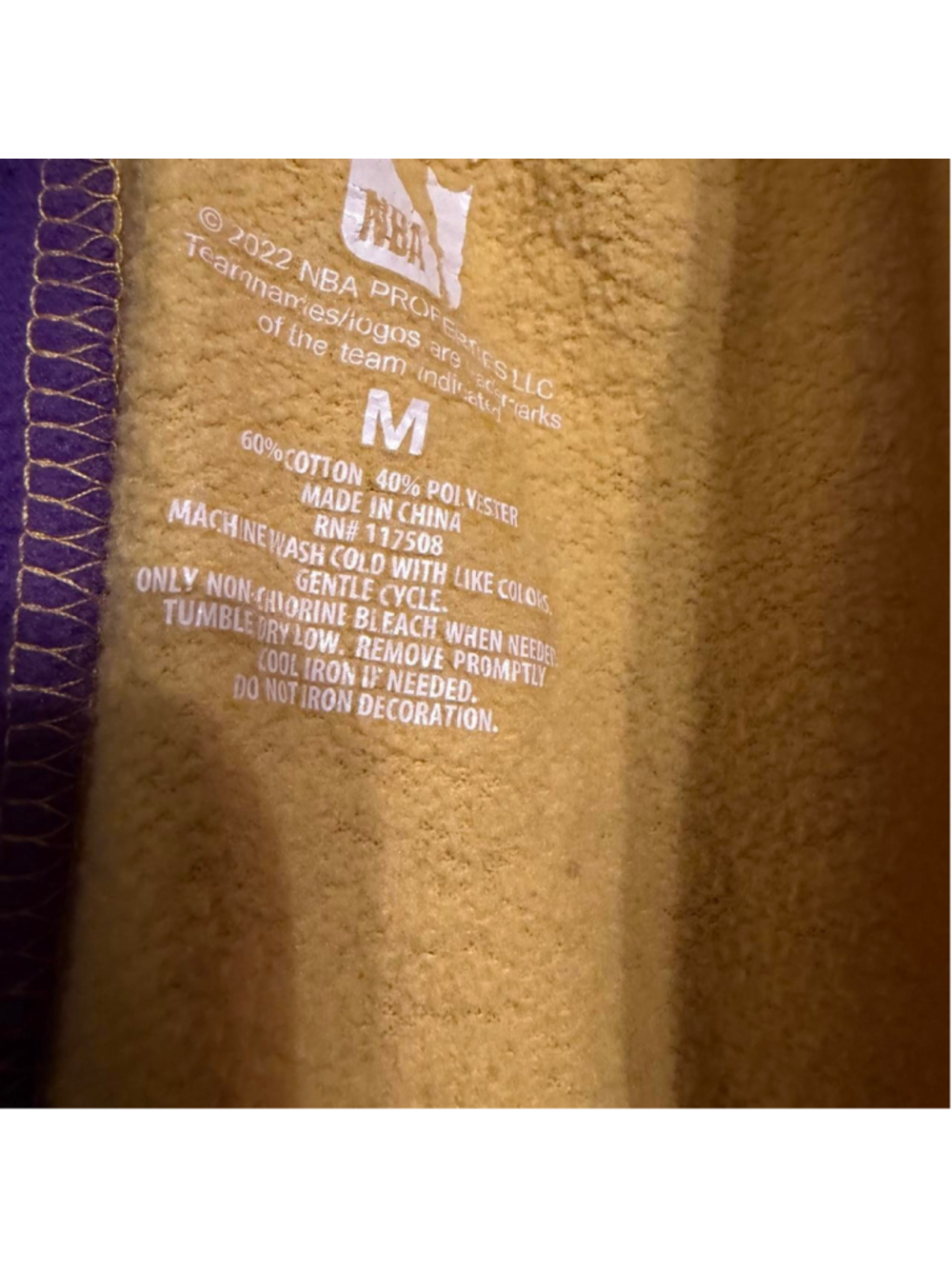 Los Angeles Lakers split-leg sweatpants in purple and gold - Picture 3 of 5